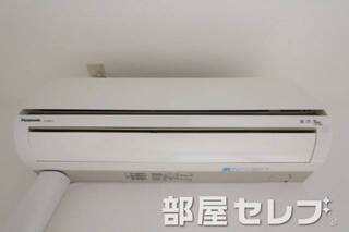 冷暖房エアコン。
