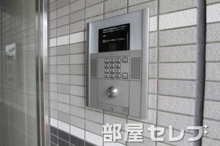 オートロック完備。