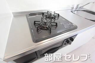 2口のシステムキッチン完備で料理が楽しいです。