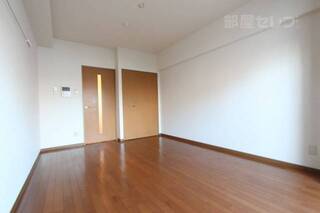 8.5帖で広めのお部屋です。