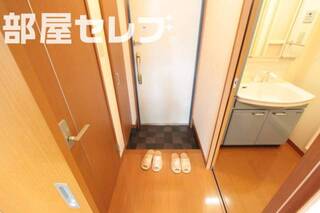 下駄箱もあります。