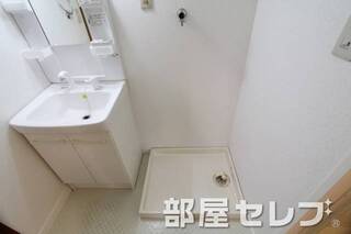 洗濯機置き場はこちらへ。