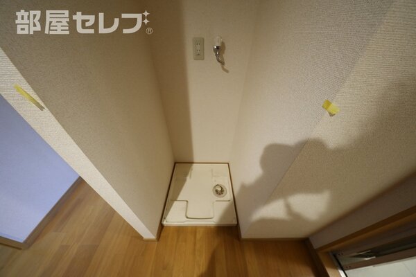 寝室部屋にどうぞ。