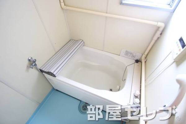 小窓もありますよ。