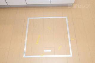 キッチンには床下収納付です。
