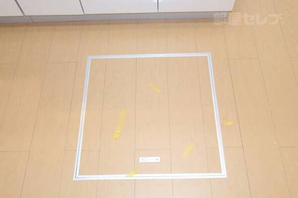 キッチンには床下収納付です。