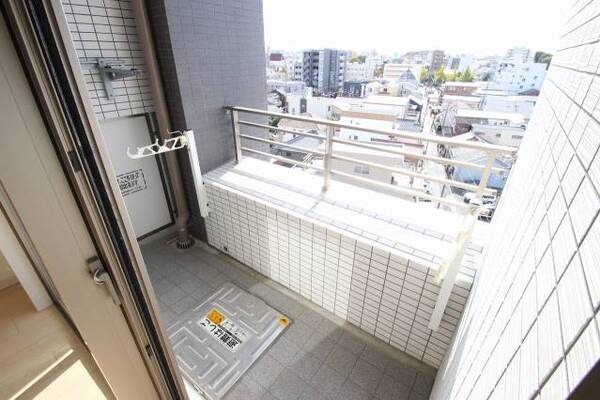 眺めの良いバルコニー（他号室写真です）