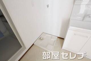 洗濯機置き場はこちらへ。