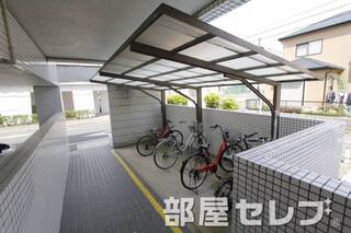 駐輪場。