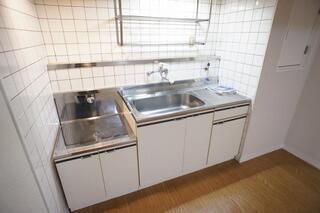 3口コンロはグリルもついていて便利です。
