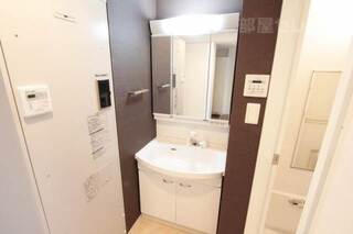 洗面台まわり、シャンプードレッサーが嬉しいです。