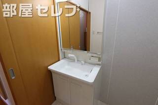三面鏡のシャンプードレッサーです。