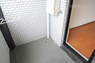 シューズボックス付き。