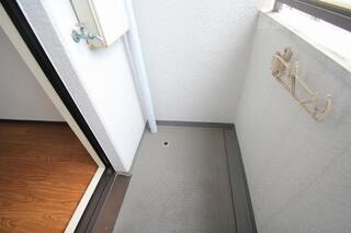 室外洗濯機置場です。
