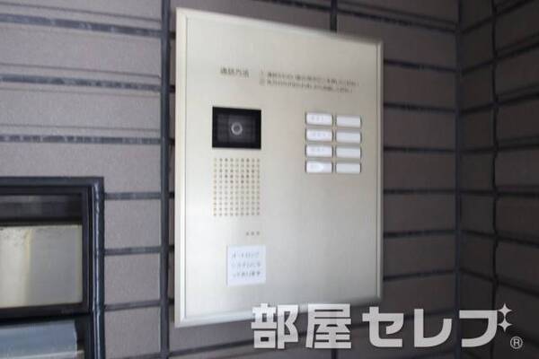 オートロック完備。
