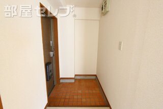 明るい玄関です。