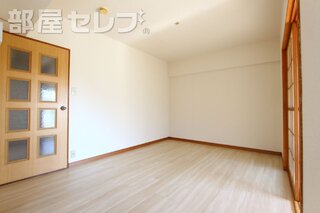 和室の収納は奥行きがあります。