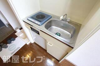 コンパクトなキッチンですね