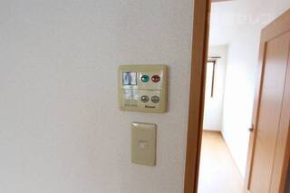 キッチンからお風呂操作できます。(反転イメージ)