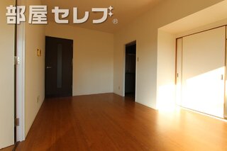 各部屋に収納あり。