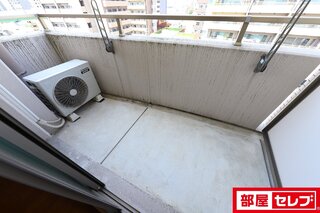 バルコニーも広々