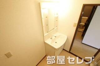 洗髪洗面化粧台いいですね。