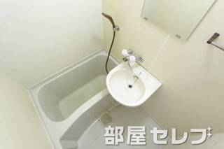 お風呂もきれいにしています。他号室の写真です。