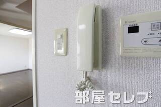 インターホン。他号室の写真です。