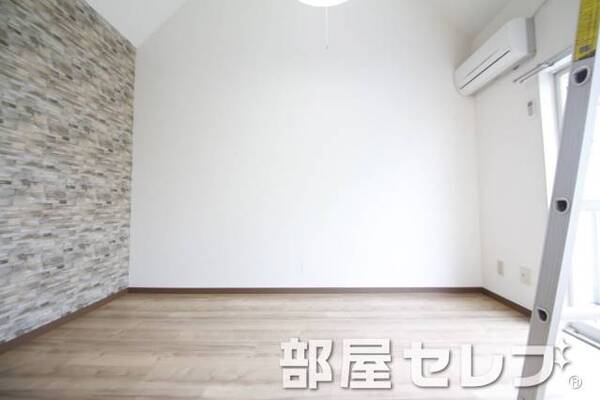 違う角度からの寝室。