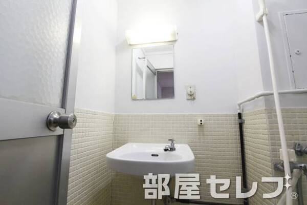 使い勝手のよい洗面台です。