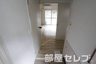 玄関からの写真です。