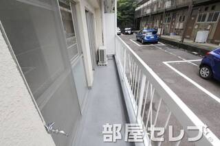 洗濯物もたくさん干せるベランダです。
