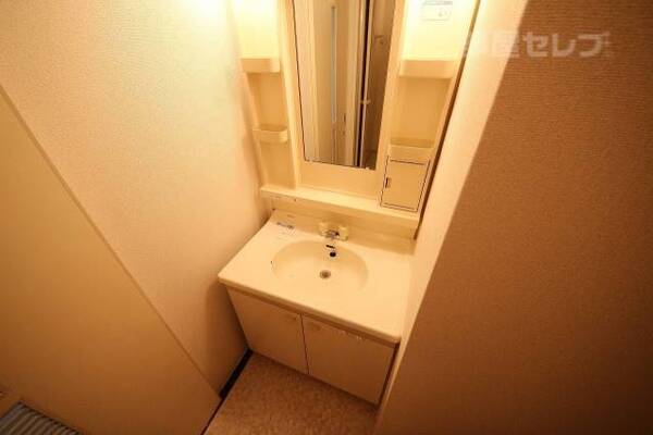 601号室の写真を使用