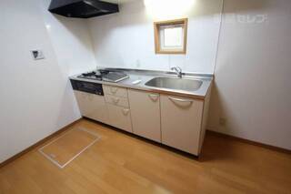 システムキッチンと、床下収納で使い勝手いいです。
