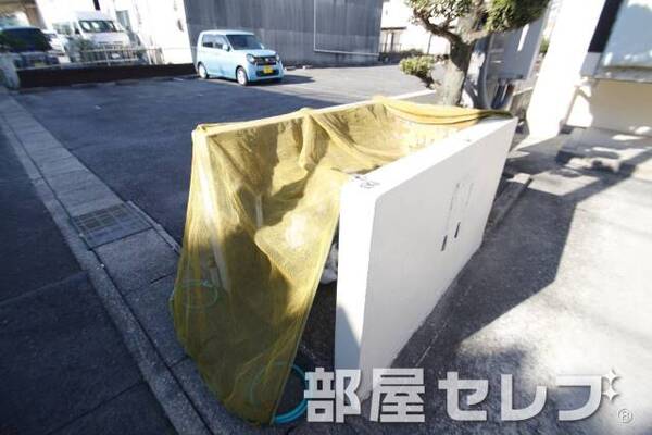 ゴミ置き場。