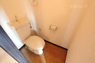 キレイで清潔感のあるトイレです。