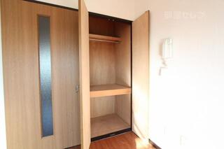 奥行きのある収納でたくさん収納できます。