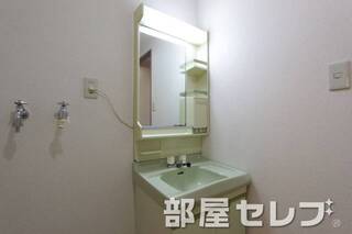 独立洗面化粧台。