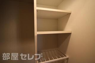 キッチン上の収納です。