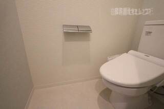 トイレの壁面にもこだわってます
