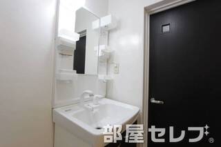 洗髪洗面化粧台。