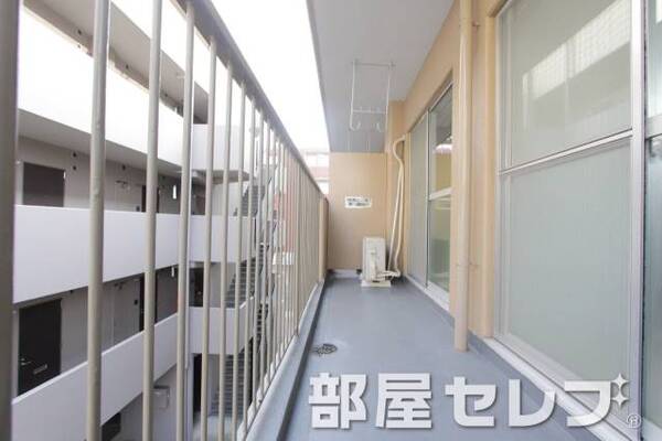 風通しの良いバルコニー。
