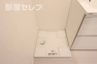 室内洗濯機置場あり。