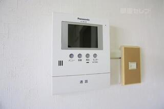 テレビモニターホンで来客時も確認することができます。