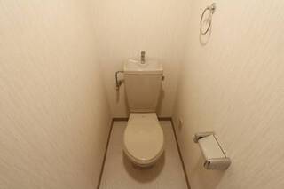 キレイなトイレです。802号室の写真です。