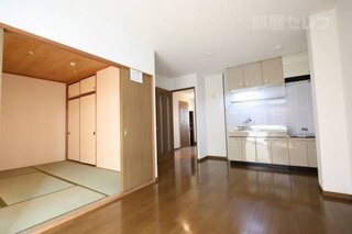 洋室の大きな収納