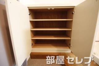 大きいシューズボックス。