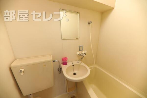 コンパクトな洗面台です。