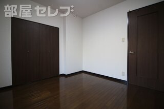 落ち着きのある、オシャレな洋室。