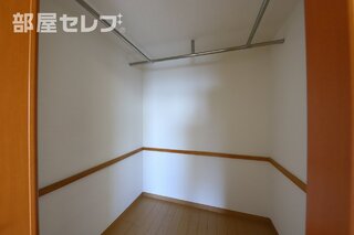 たっぷりウォークインクローゼット。